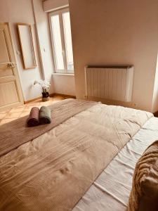 Maisons de vacances Amour l Romance l Chambre Secrete l Balneo Massage : Maison 1 Chambre