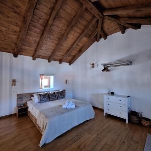 To Pefko - Mezzanines -