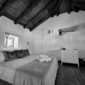 To Pefko - Mezzanines -