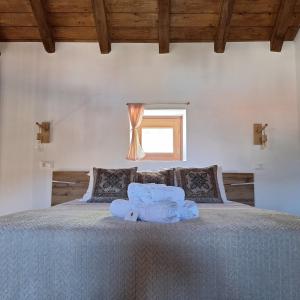 To Pefko - Mezzanines -