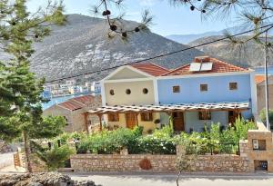 To Pefko - Mezzanines -