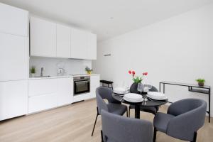 Modern Apartment Grzybowska 37 in the Centre of Warsaw by Noclegi Renters