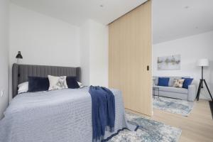 Modern Apartment Grzybowska 37 in the Centre of Warsaw by Noclegi Renters