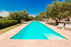 Trullo Agapanthus With Panoramic