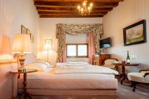 Basic Double Room room in Hotel Schloss Dürnstein