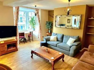 Private Woody Apartment, 2 King Beds, Very Centre Stamford - Carlby