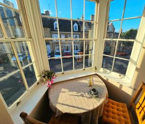 Private Woody Apartment, 2 King Beds, Very Centre Stamford