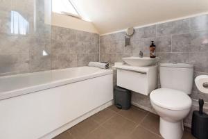 Three Bedroom Detached Home with Parking, Dog friendly, Quiet location, Short Drive to Beach!