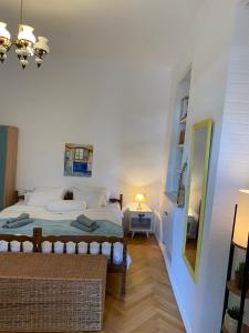 Old Tbilisi City Center, two - room apartment