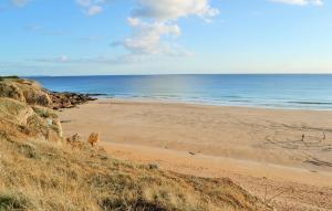 Maisons de vacances 4 Bedroom Lovely Home In Riec-Sur-Belon : photos des chambres