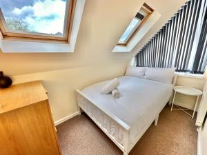 Three Bedroom Detached Home with Parking, Dog friendly, Quiet location, Short Drive to Beach!