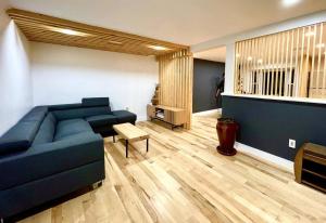 Asian Wood style 4 Bedroom in Surf City