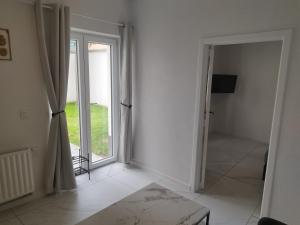 Apartment lAnil Garden With Garage Private