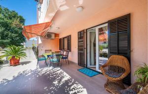 Nice Apartment In Valbandon With Wifi