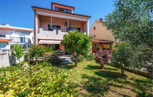 Nice Apartment In Valbandon With Wifi 