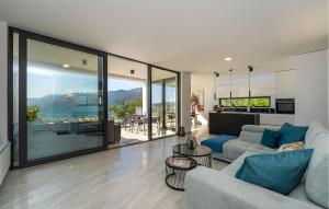 Beautiful Apartment In Rovanjska 