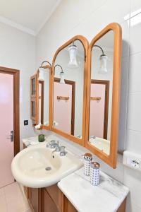 IzzHome Central Room img16