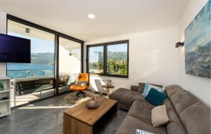 Beach Front Apartment In Rovanjska 