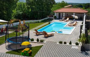 2 Bedroom Amazing Apartment In Galovac