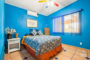 Cozy Stay 2 blocks from the beach and Malecón!