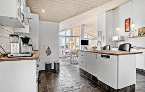 4 Bedroom Lovely Home In Faaborg