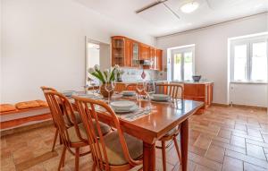 Amazing Home In Podgorje 