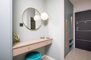 Mint & Gold Luxury Suite