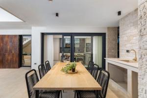 Villa Abarica by Villsy - with heated pool, sauna, jacuzzi