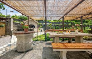 Stunning Apartment In Bresca With Wifi