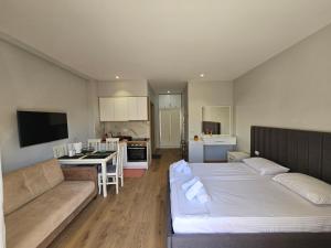 2-Leos Apartments Saranda