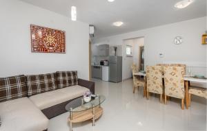 2 Bedroom Awesome Apartment In Povile 