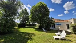 Le pied du chêne - Corme-Écluse