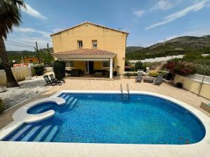 Chalet Borriol RentalHolidays REF 028