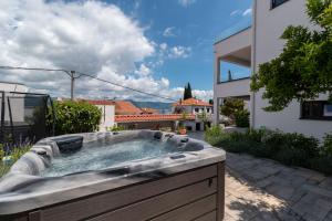 Maca Apartments & Suites