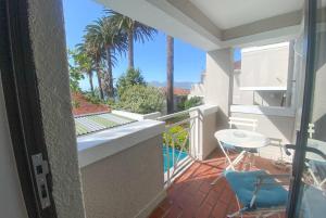 Kalk Bay Stylish 2Bed with Balcony, Views & Pool 34SJT