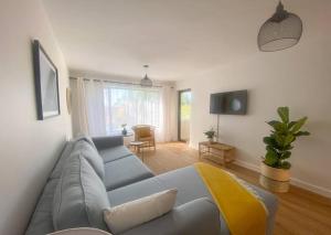 Kalk Bay Stylish 2Bed with Balcony, Views & Pool 34SJT