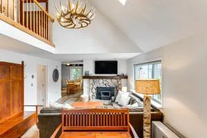 Condo with Deck and Grill Less Than 5 Miles to Loon Mountain! - 北伍德斯托克