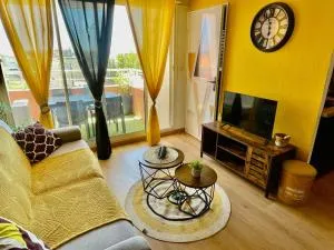 Le Nautica Plage T2 climatisé en bord de mer - 弗龙蒂尼昂