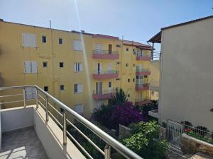 2-Leos Apartments Saranda