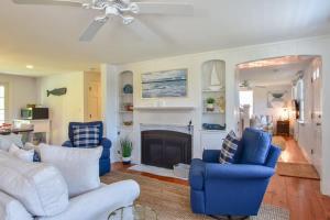 Roof Deck, Walk to Forest Beach, Fire Pit!