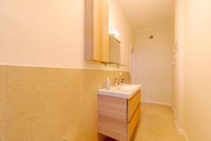 Santa Rita Functional Flat with Balcony