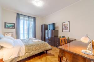 GuestHost - Santa Rita Functional Flat with Balcony