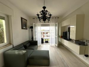 Charm in centre, sunset, movida!