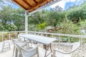 The Green Cottage 2 - Nýmfai