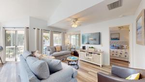 710 Barrington Park