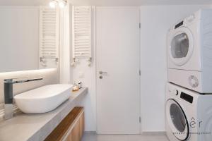 Free-Spirit Large Boho Apartment with Free-Parking