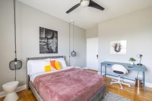 Kenwood Apartments, Downtown Hyde Park