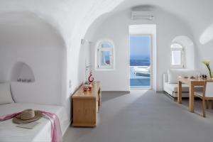 Aliko Luxury Suites Santorini Greece