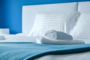 Register House Family or Contractor 4bed with Garden Driveway