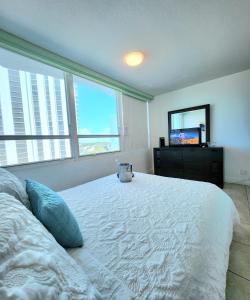 Beachfront Property Pool Gym Tennis Miami Beach!